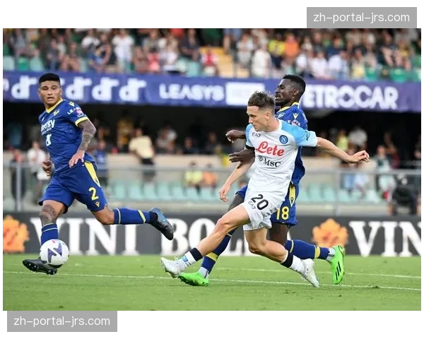 维罗纳老将亨利希·姆希塔良谈年龄与压迫:智慧比纯粹跑动更重要 维罗纳老将亨利希·姆希塔良谈年龄与压迫:智慧比纯粹跑动更重要