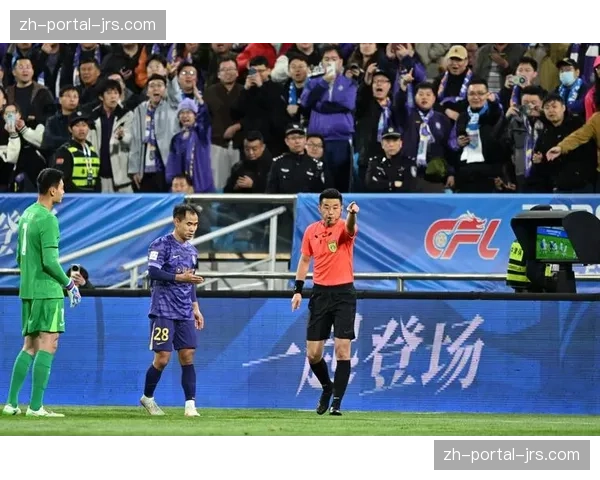 上海申花3-2险胜天津津门虎,客场取得关键三分 上海申花3-2险胜天津津门虎,客场取得关键三分